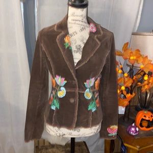 Beautiful vintage embroidered jacket.